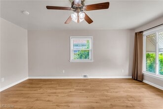2406 Stanfield Dr in Parma, OH - Building Photo - Building Photo