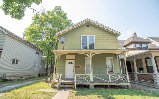 property at 822 N 7th St