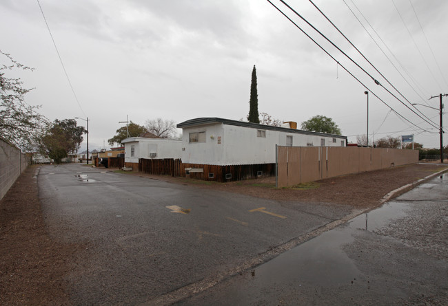 Desert Moon Mobile Home Park in Tucson, AZ - Building Photo - Building Photo