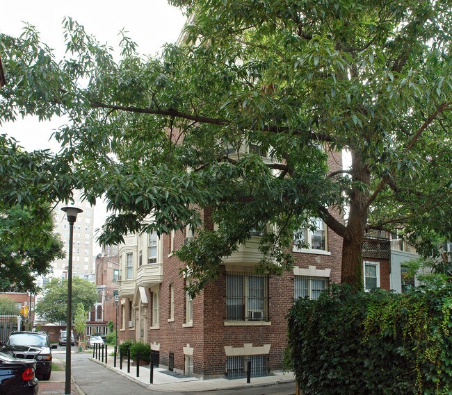 1730-1732 Delancey Pl in Philadelphia, PA - Foto de edificio - Building Photo