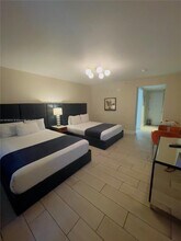 7310 Harding Ave in Miami Beach, FL - Foto de edificio - Building Photo