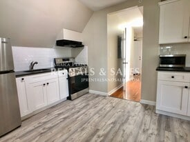 34 Evergreen St, Unit 3 in Boston, MA - Building Photo