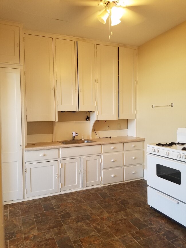 504 S Central Ave, Unit 3 in Marshfield, WI - Building Photo - Building Photo