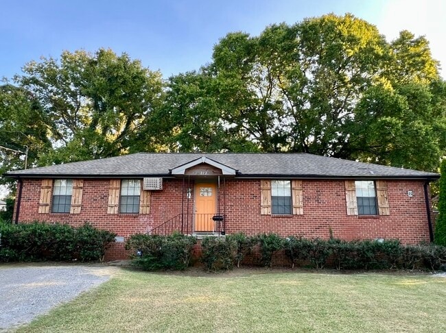 212 Ewing Dr