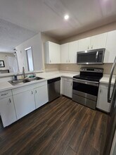 12508 Castle Hill Dr in Tampa, FL - Building Photo - Building Photo