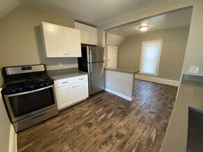 652 Chatham St NW in Grand Rapids, MI - Building Photo - Building Photo