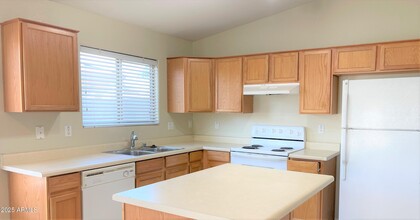 7220 S 55th Dr in Phoenix, AZ - Building Photo - Building Photo