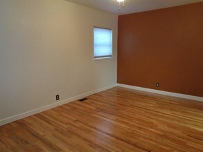 916 W Adams Ave, Unit 0 in Pueblo, CO - Foto de edificio - Building Photo