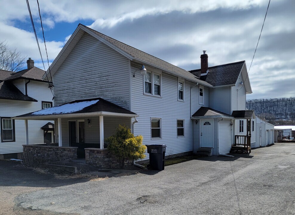 1294 Bloom Rd, Unit 201 in Danville, PA - Foto de edificio