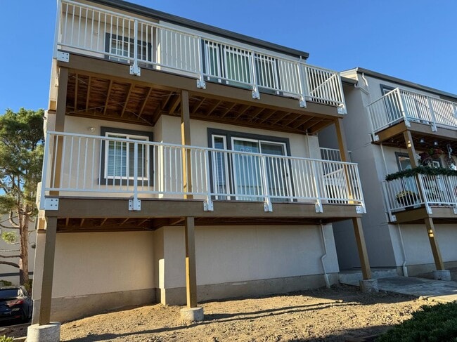 property at 1025 San Luis Cir