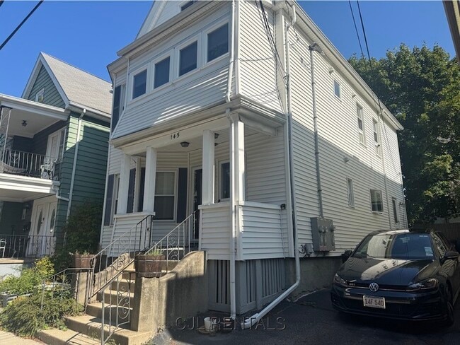 145 Albion St in Somerville, MA - Building Photo - Building Photo