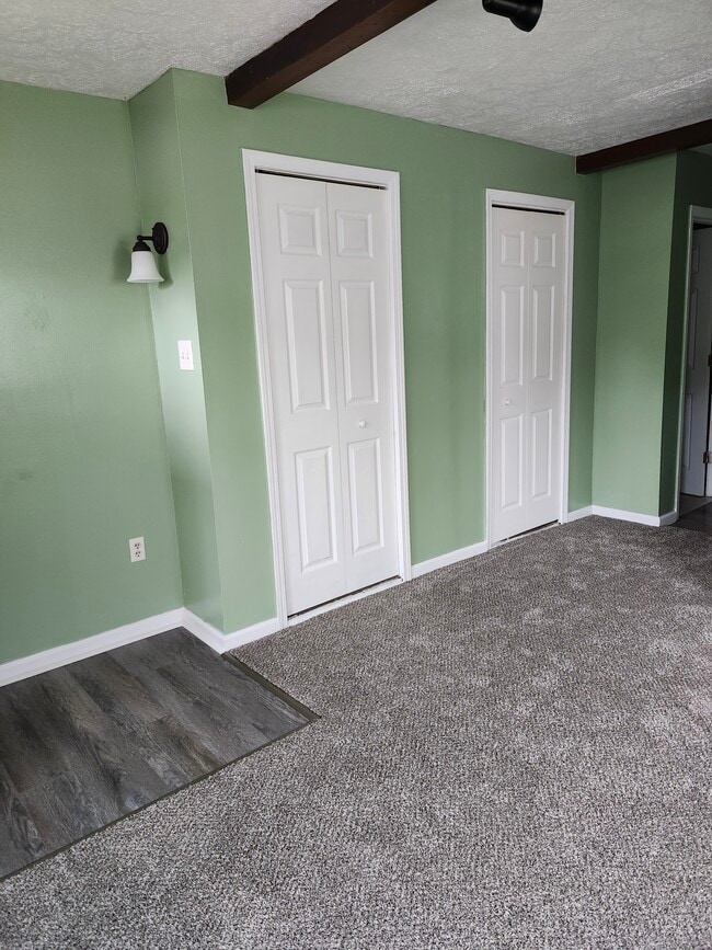 1052 3rd Ave, Unit Bottom Floor in Beaver Falls, PA - Foto de edificio - Building Photo