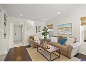 14889 Werris Creek Ln in San Diego, CA - Foto de edificio - Building Photo