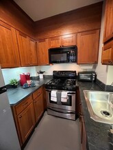 988 Memorial Dr, Unit 187 in Cambridge, MA - Building Photo - Building Photo