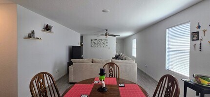 10003 Leeds Wheel in San Antonio, TX - Foto de edificio - Building Photo