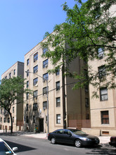 2055 Anthony Ave in Bronx, NY - Foto de edificio - Building Photo