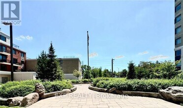 1425-1425 Vanier Pkwy in Ottawa, ON - Building Photo - Building Photo