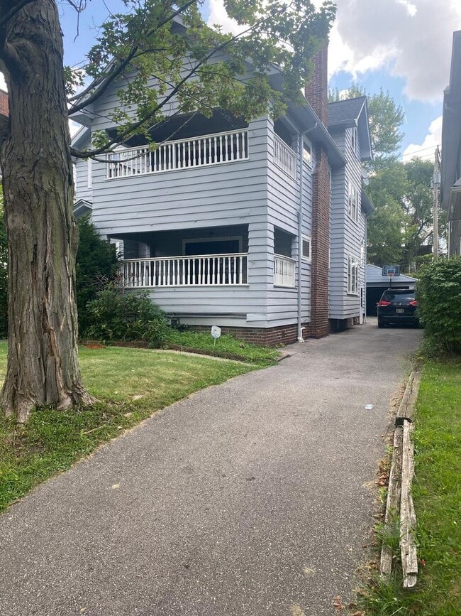 property at 2179 Edgewood Rd