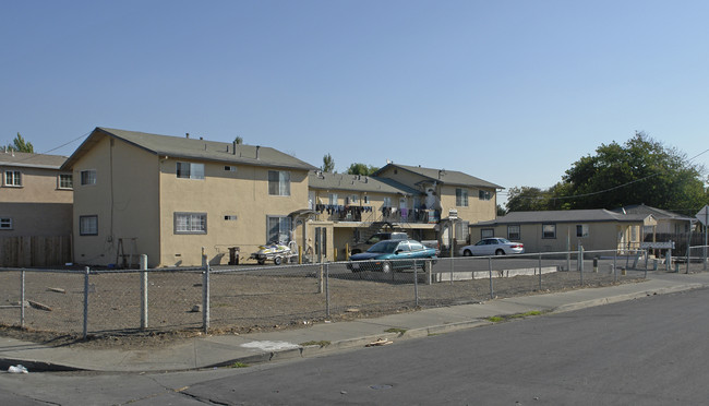 417 Verde Ave in Richmond, CA - Foto de edificio - Building Photo