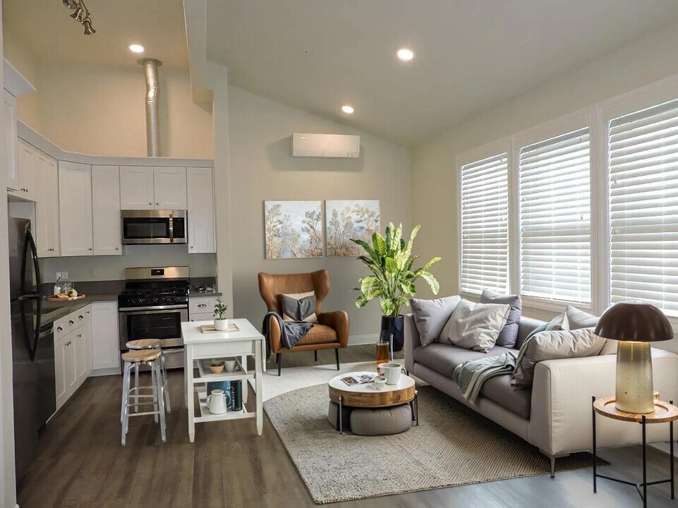 1524 F St in Sacramento, CA - Building Photo