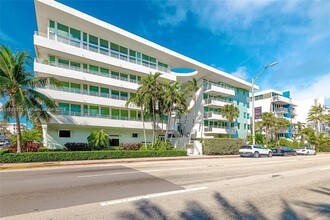 7800 Collins Ave, Unit # 303 in Miami, FL - Foto de edificio - Building Photo