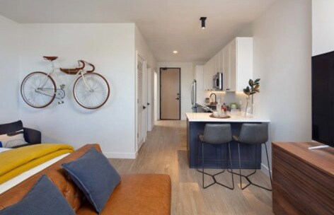 property at 1610 N Larrabee St