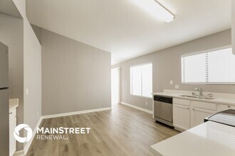 8619 W College Dr in Phoenix, AZ - Building Photo - Building Photo