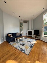 7 Cove Rd in Narragansett, RI - Building Photo - Building Photo