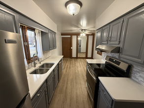 1170 Bernath Pky, Unit 1170 in Toledo, OH - Building Photo - Building Photo