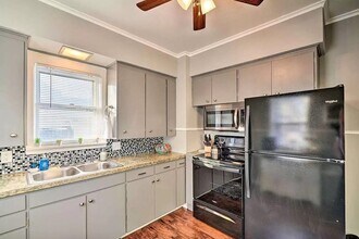 325 W Spring St in Appleton, WI - Building Photo - Building Photo