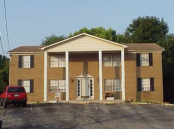 3704 Noblitt Dr in Louisville, KY - Foto de edificio