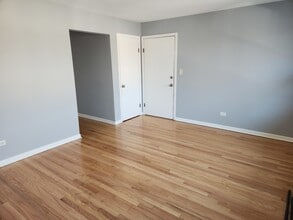 1018 S 11th Ave in Maywood, IL - Foto de edificio - Building Photo