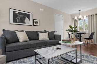 18447 Sharon Ln, Unit SI ID1032337P in Roseville, MI - Foto de edificio - Building Photo