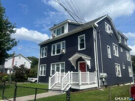 385 Savin Ave in West Haven, CT - Building Photo
