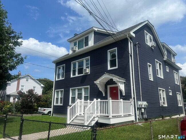 385 Savin Ave
