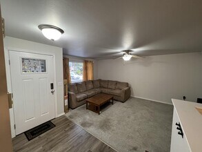 1018 SW Shannon Dr in Port Orchard, WA - Building Photo - Building Photo