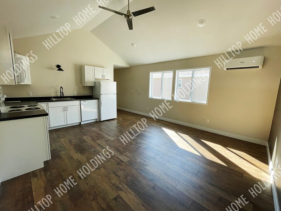 53 Hilltop Rd in Eldon, MO - Building Photo
