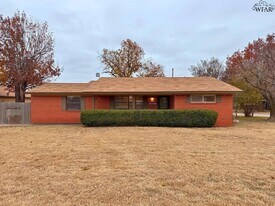 4715 Coronado Ave in Wichita Falls, TX - Building Photo