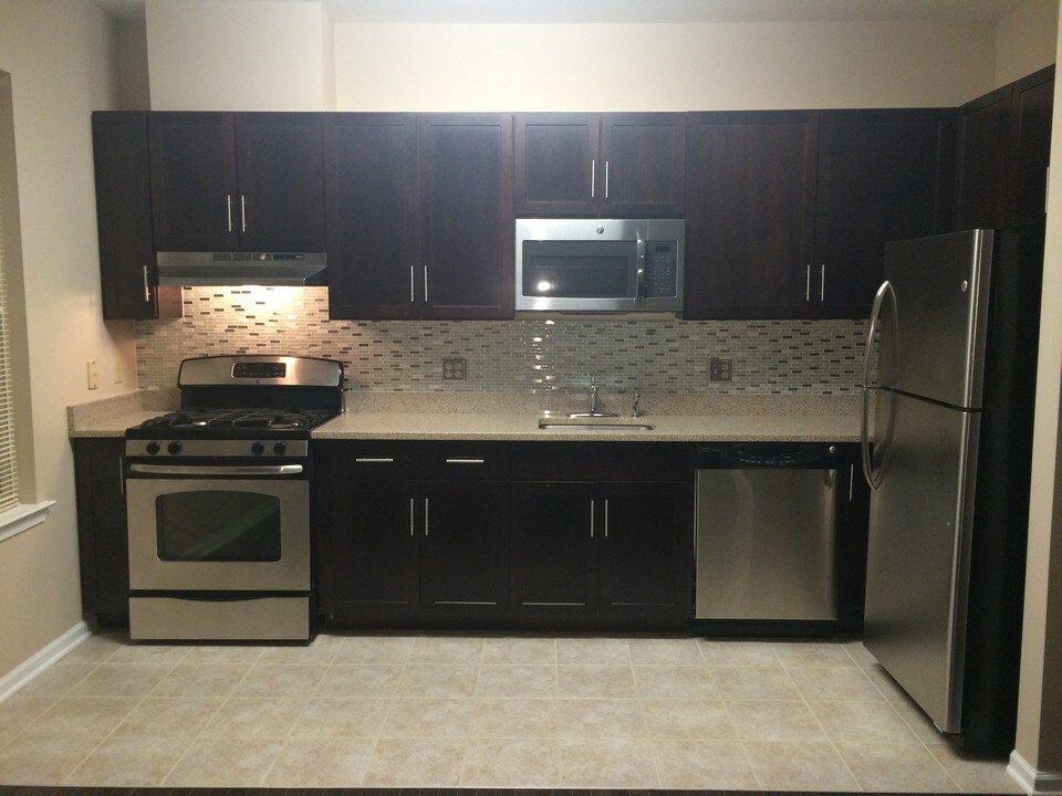 25 Duncan Ave in Jersey City, NJ - Building Photo