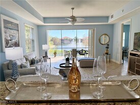 7832 Hawthorne Dr in Naples, FL - Building Photo