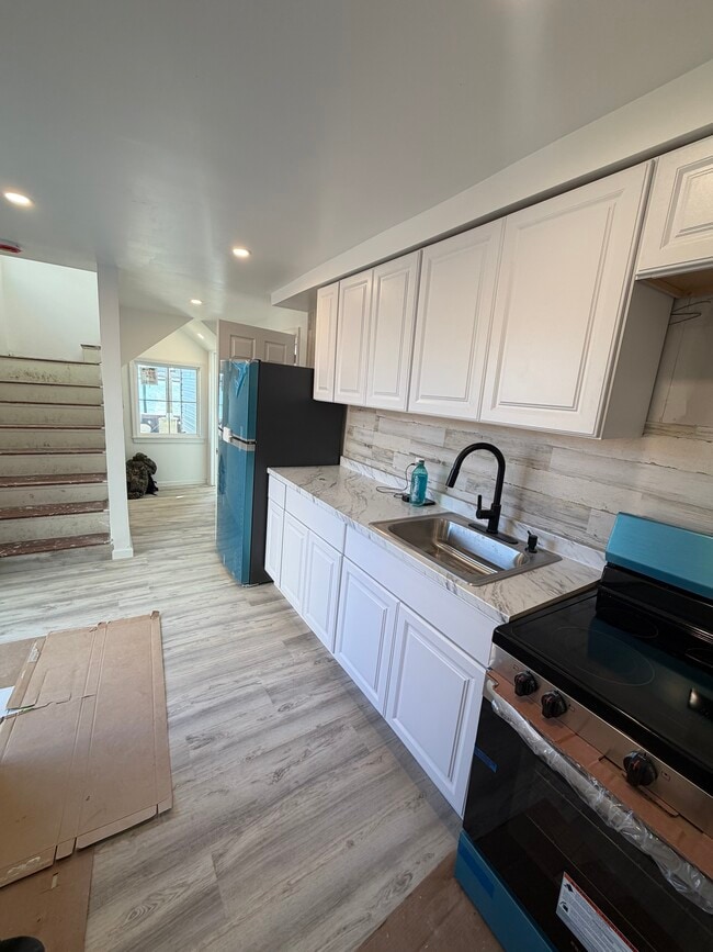 property at 1658 W Riverside Dr