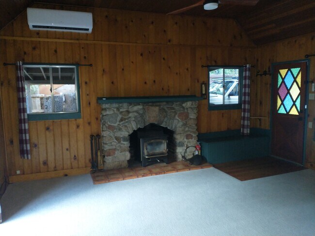 54760 S Circle Dr in Idyllwild, CA - Building Photo - Building Photo
