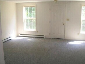 125 A Sullivan St in Berwick, ME - Building Photo - Building Photo