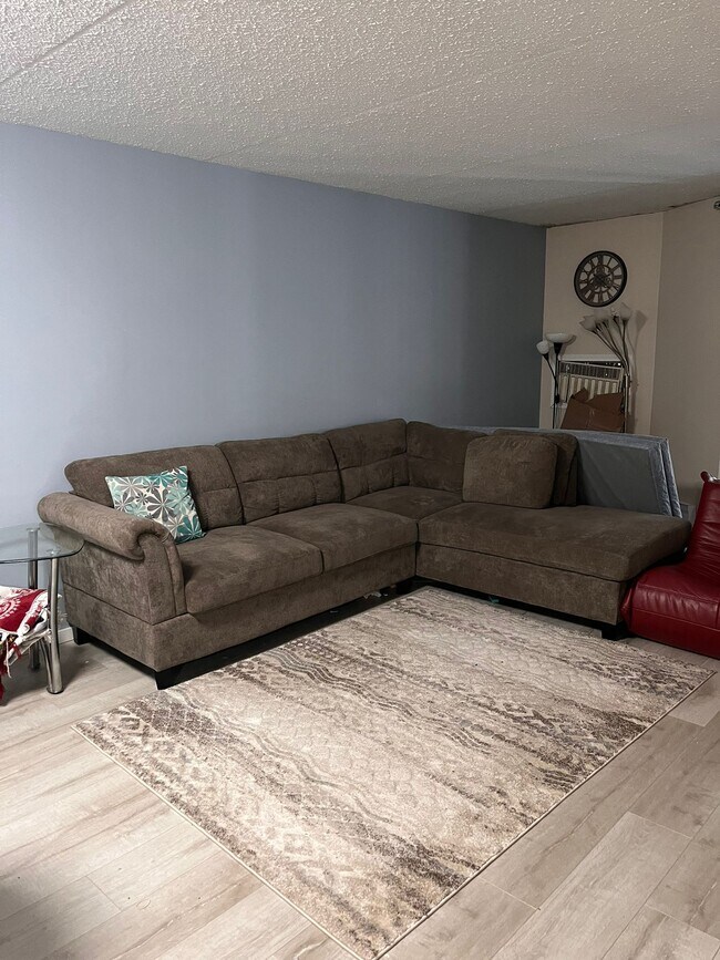 1720 Pembina Hwy in Winnipeg, MB - Building Photo - Building Photo