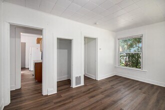 147 Isbell St in Lansing, MI - Building Photo - Building Photo