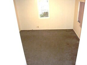 609 W Market St in Bloomington, IL - Building Photo - Building Photo