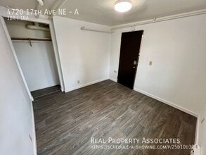 4720 17th Ave NE in Seattle, WA - Building Photo - Building Photo