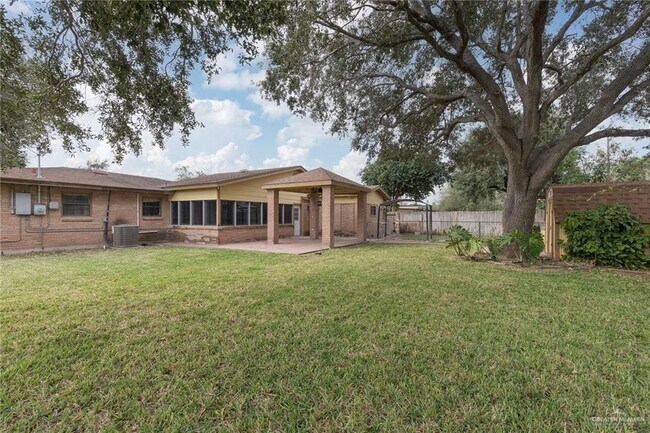 17 Whitewing Ave in McAllen, TX - Building Photo - Building Photo