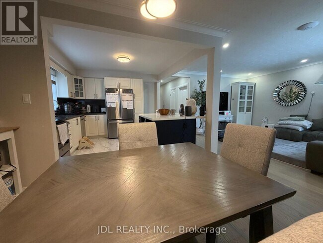 379 Alper St in Richmond Hill, ON - Building Photo - Building Photo