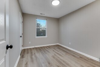 2312 E 14th St, Unit Unit A in Chattanooga, TN - Foto de edificio - Building Photo